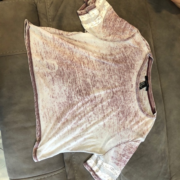 Forever 21 cropped t shirt - Picture 1 of 2